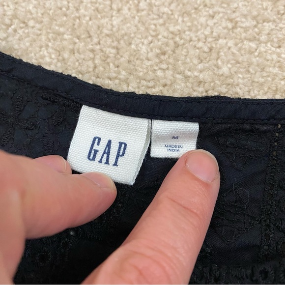 Gap Black Bell Sleeve Eyelet Embroidered Top - Picture 9 of 10